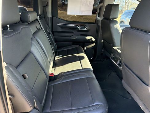 Certified 2023 GMC Sierra 1500 SLT image 13