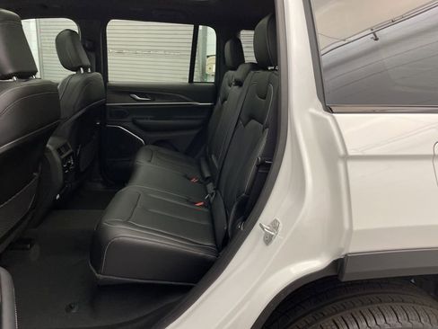 New 2026 Jeep Grand Cherokee Limited image 17