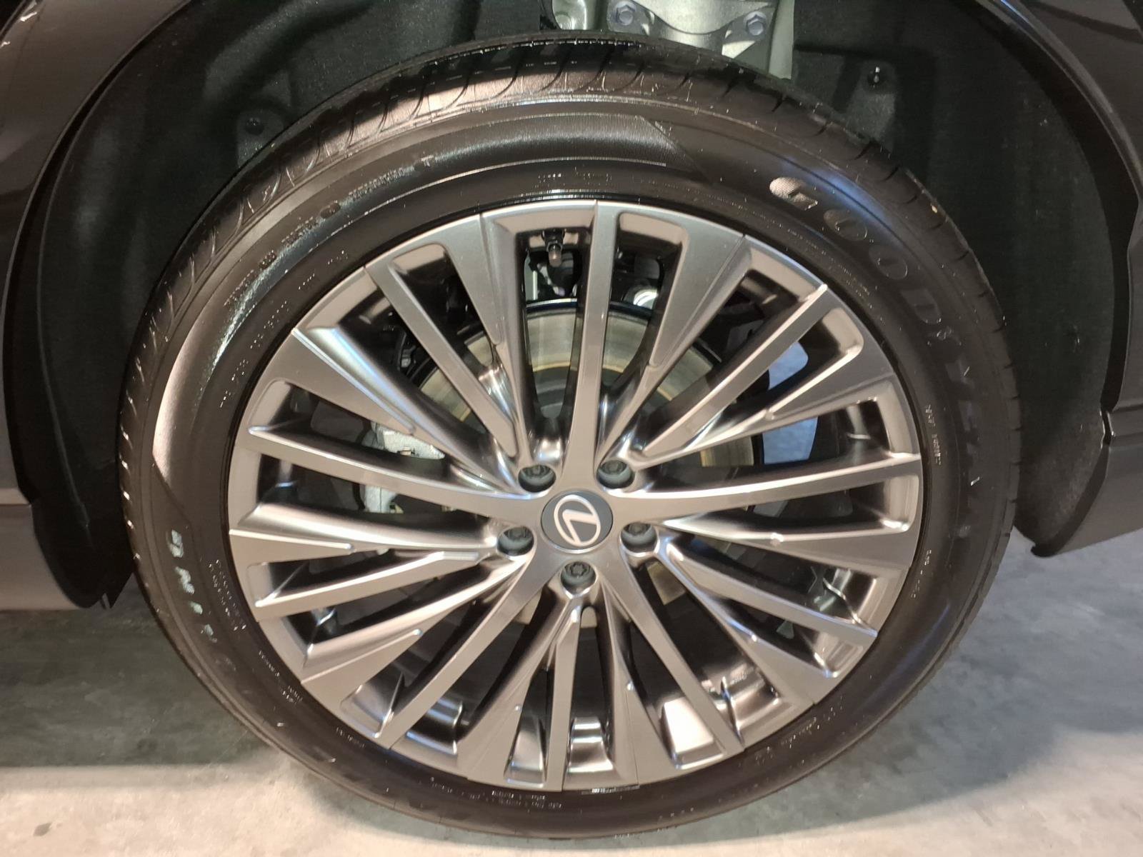 New 2026 Lexus RX 350 w/ Convenience Package AWD/4WD image 13