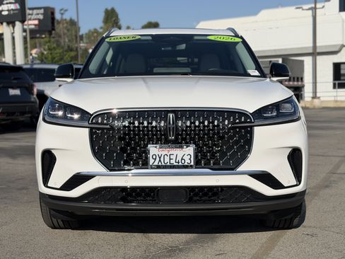 Used 2026 Lincoln Aviator Reserve AWD/4WD image 2