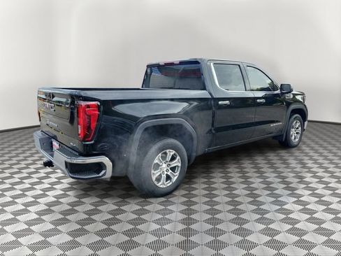 Used 2024 GMC Sierra 1500 SLT image 2
