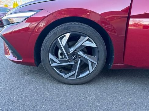 Certified 2025 Hyundai Elantra Sport image 27
