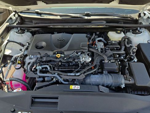 Used 2025 Toyota Camry LE FWD image 38