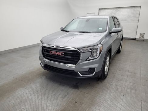Used 2024 GMC Terrain SLE image 15