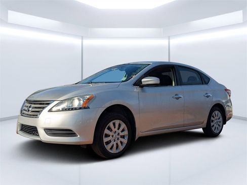 Used 2015 Nissan Sentra S image 7