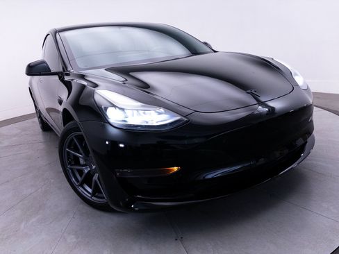 Used 2023 Tesla Model 3 Standard Range RWD image 3