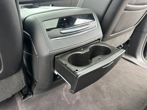 Used 2023 Cadillac Escalade ESV Premium Luxury image 26