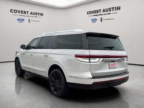 Used 2024 Lincoln Navigator L Reserve image 3