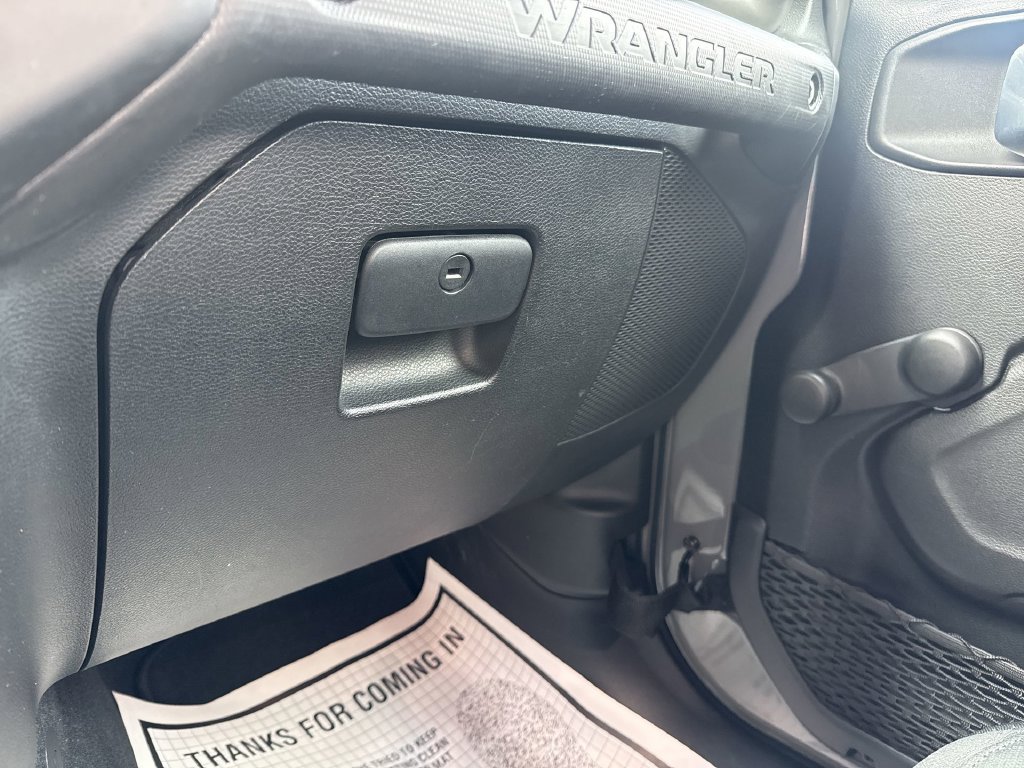 Used 2022 Jeep Wrangler Sport AWD/4WD image 30
