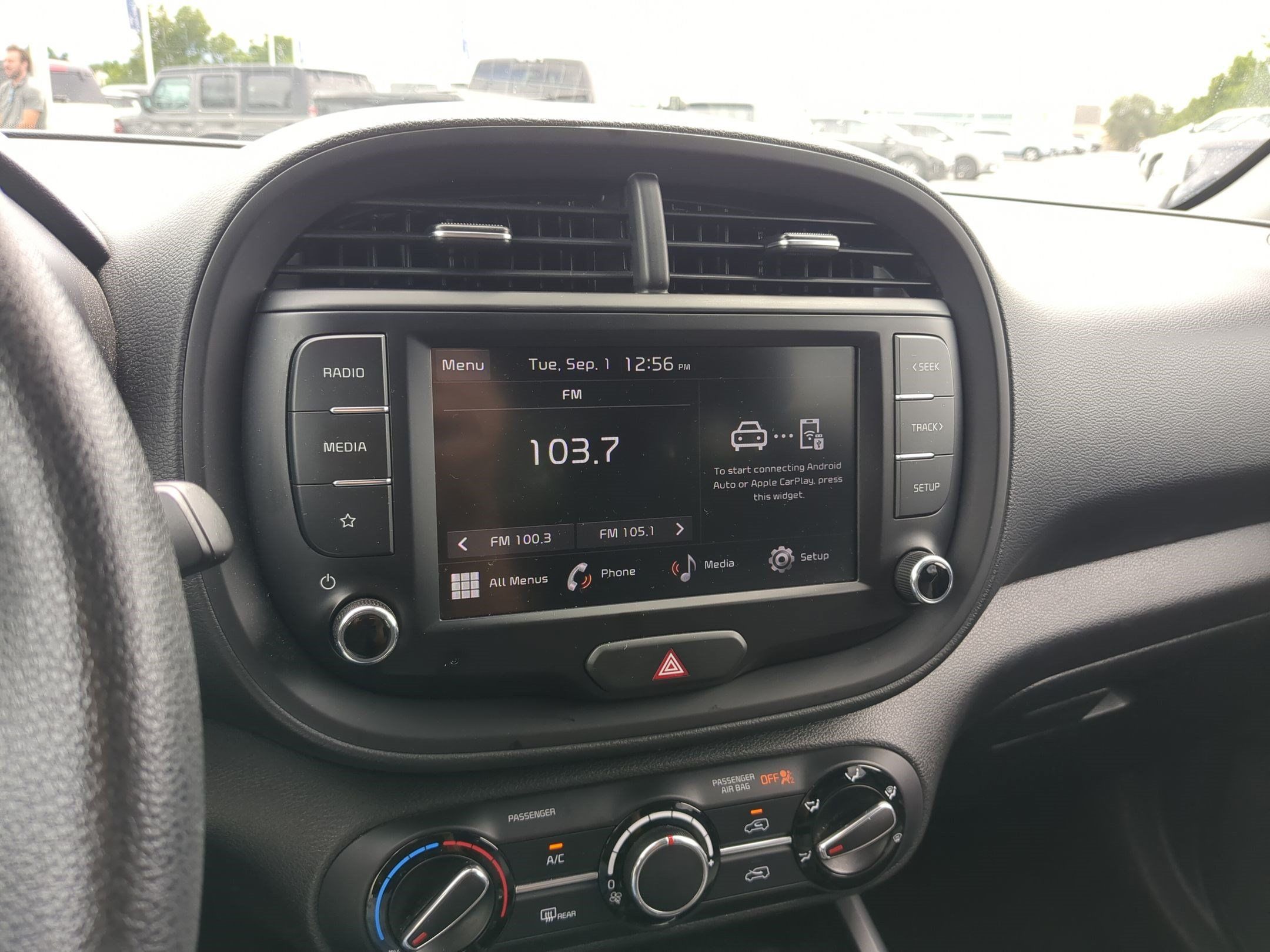 Used 2023 Kia Soul LX w/ Option Group 015 FWD image 23