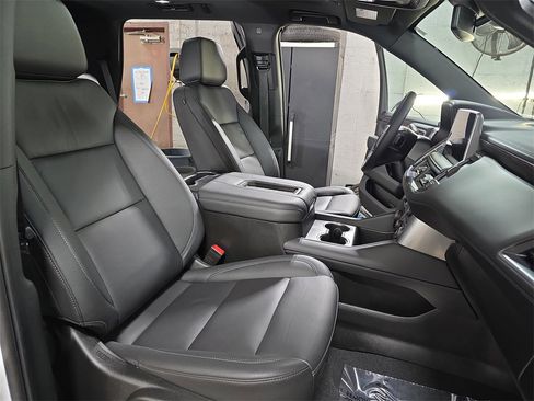 Used 2024 Chevrolet Tahoe Z71 w/ Off-Road Capability Package image 10