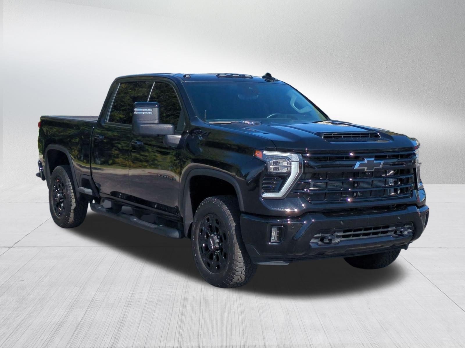 Used 2024 Chevrolet Silverado 3500 LTZ w/ LTZ Plus Package AWD/4WD image 8