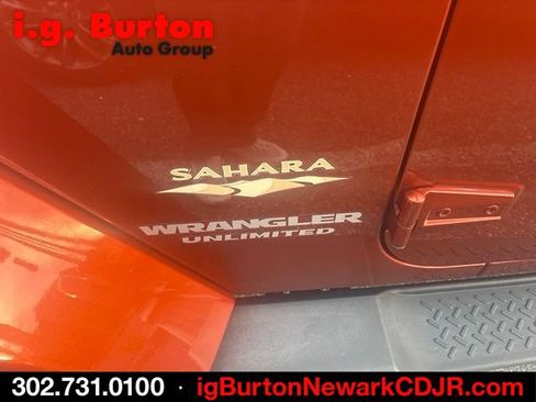 Used 2014 Jeep Wrangler Unlimited Sahara w/ Connectivity Group AWD/4WD image 7