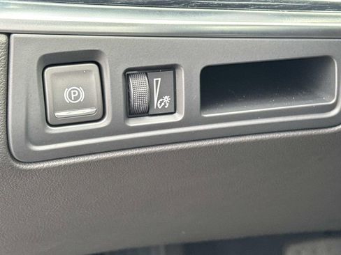 Used 2024 Cadillac XT5 Premium Luxury image 21