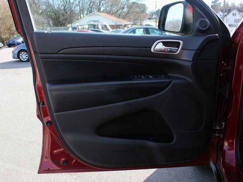 Used 2015 Jeep Grand Cherokee Laredo w/ Quick Order Package 23E image 12