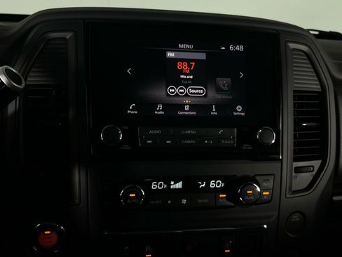 Used 2024 Nissan Titan SV w/ SV Convenience Package image 17