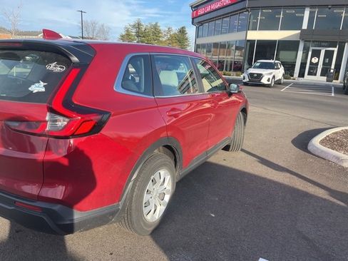 Used 2023 Honda CR-V LX image 2