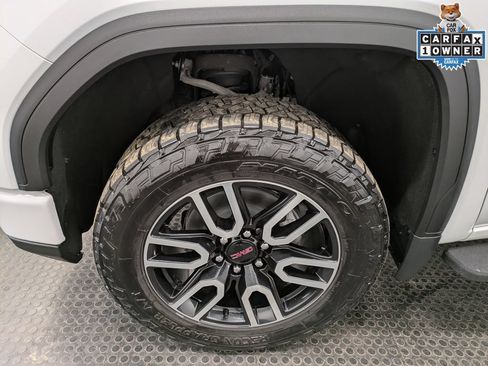 Used 2024 GMC Sierra 1500 AT4 w/ Technology Package AWD/4WD image 7