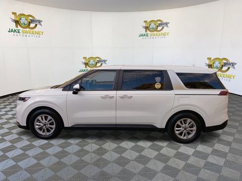Certified 2024 Kia Carnival LX image 6