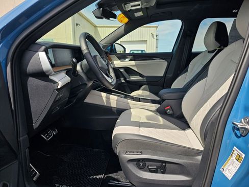 Certified 2025 Volkswagen Tiguan SEL R-Line AWD/4WD image 10
