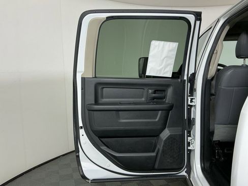 Used 2018 RAM 3500 Tradesman w/ Chrome Appearance Group image 16