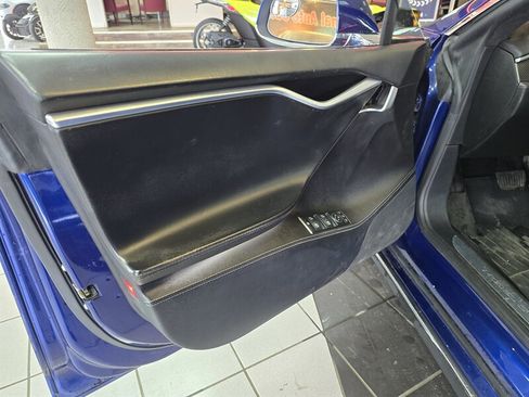Used 2015 Tesla Model S 70D image 15