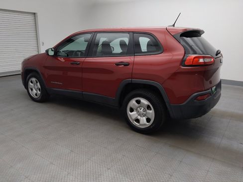 Used 2017 Jeep Cherokee Sport FWD image 3