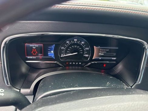 Used 2017 Lincoln Navigator Reserve AWD/4WD image 7