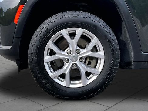 Used 2021 Jeep Grand Cherokee L Limited AWD/4WD image 11