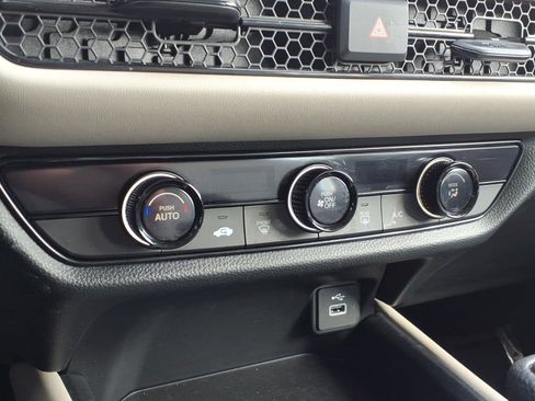 Used 2023 Honda HR-V LX image 19