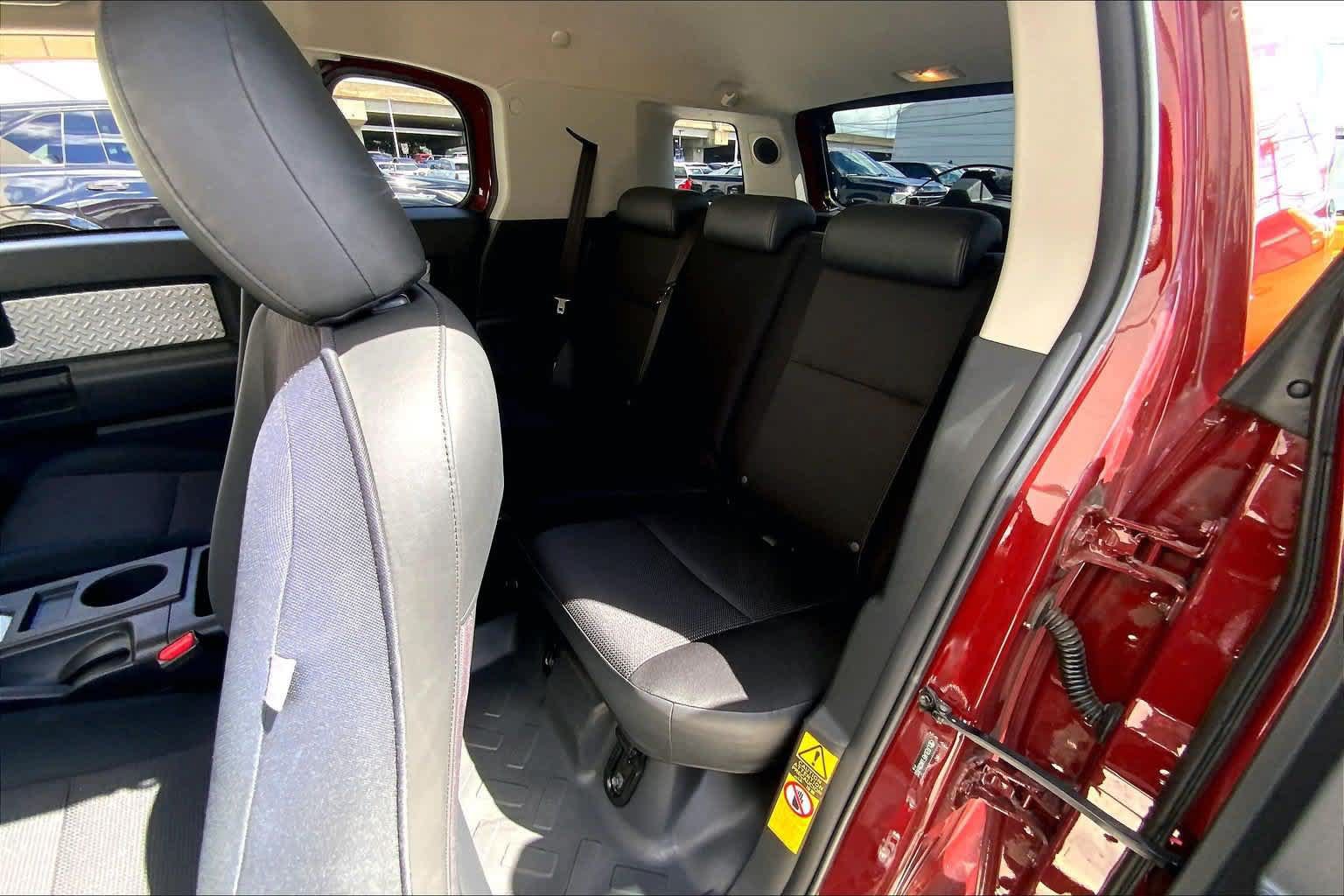 Used 2010 Toyota FJ Cruiser 4WD w/ Upgrade Pkg 2 image 29