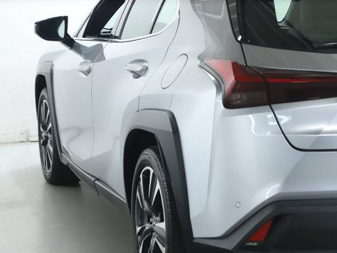 Used 2024 Lexus UX 250h AWD image 39
