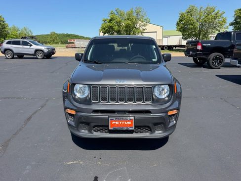 Used 2023 Jeep Renegade Latitude AWD/4WD image 8