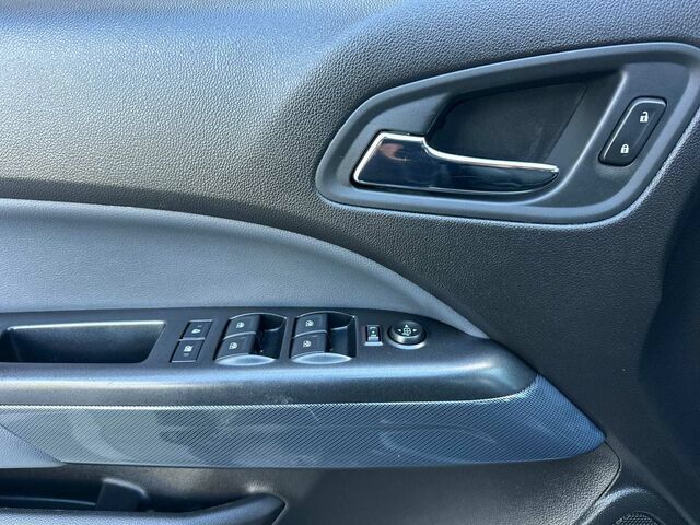Used 2016 Chevrolet Colorado Z71 AWD/4WD image 11