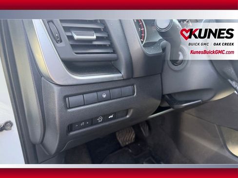Used 2025 Nissan Rogue SV AWD/4WD image 11