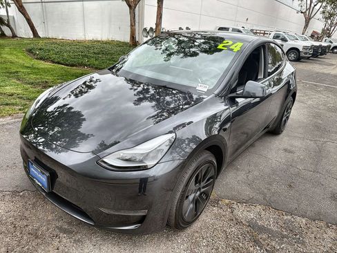 Used 2024 Tesla Model Y Long Range image 1