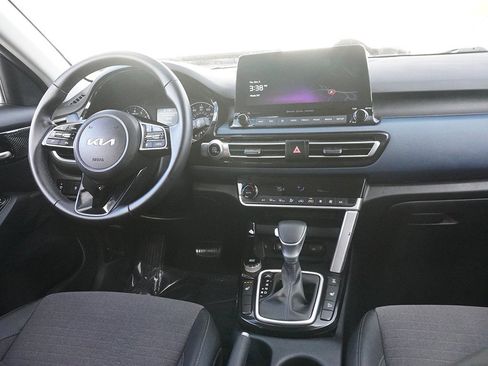 Used 2023 Kia Seltos S w/ Navigation Package image 32