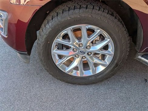 Used 2021 Ford Expedition XLT image 9