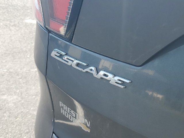 Used 2017 Ford Escape SE w/ Equipment Group 201A FWD image 10