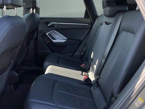 Used 2025 Audi Q3 2.0T Premium image 21