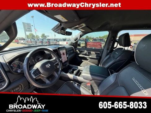 Used 2024 RAM 1500 Laramie AWD/4WD image 13