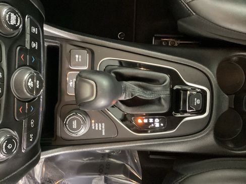 Used 2022 Jeep Cherokee Limited w/ Elite Package image 25