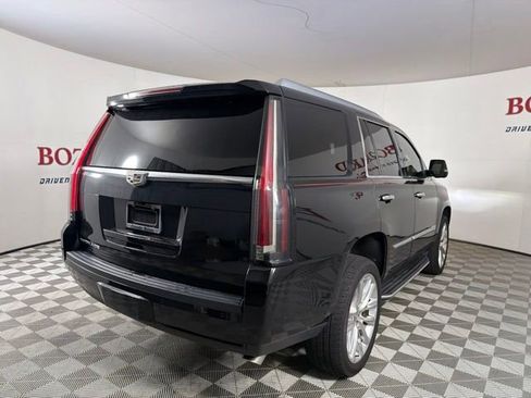 Used 2017 Cadillac Escalade Luxury RWD image 7