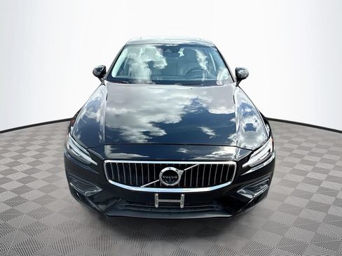 Used 2022 Volvo S60 B5 Inscription FWD image 2