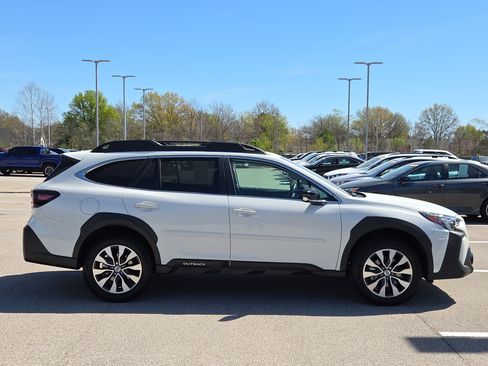 Certified 2025 Subaru Outback Limited image 2