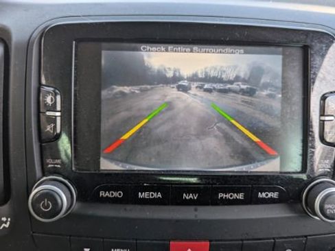 Used 2014 FIAT 500L Trekking w/ Popular Equipment Group image 37