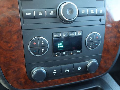 Used 2008 Chevrolet Silverado 2500 LTZ w/ Safety Package AWD/4WD image 16