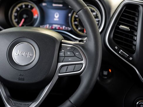 Used 2021 Jeep Cherokee Latitude Lux w/ Comfort/Convenience Group image 27