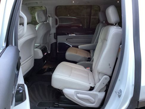 Used 2022 Jeep Wagoneer Series II w/ Premium Group I image 42