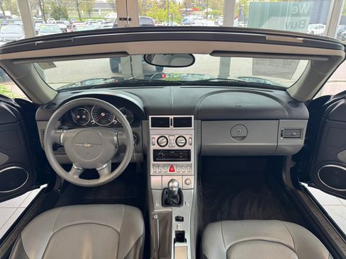 Used 2005 Chrysler Crossfire Limited RWD image 13